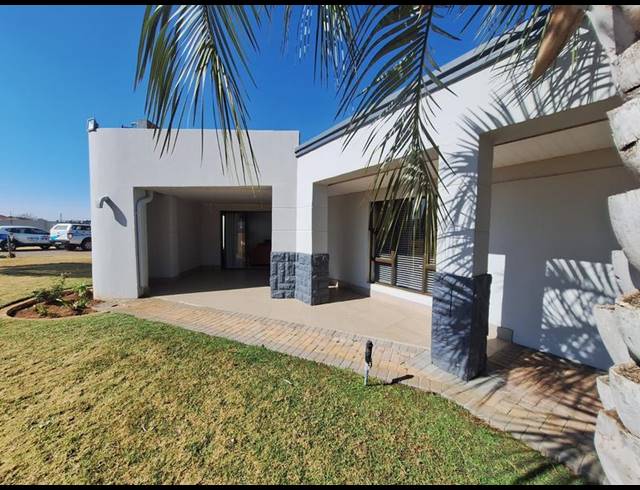 4 BEDROOM HOUSE FOR SALE IN FLAMWOOD